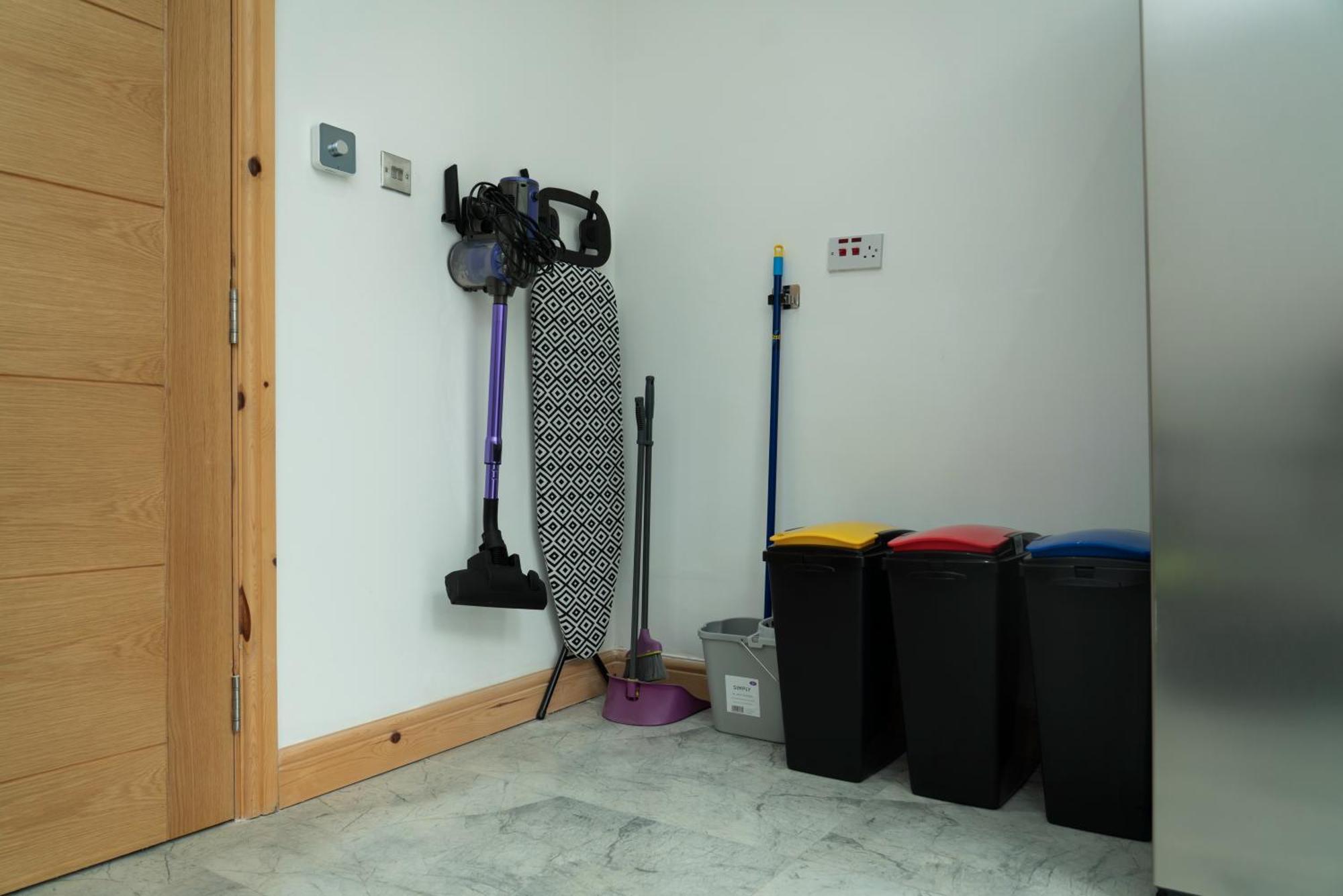 Double Bedroom Near Etihad And Coop Live With Free Parking, Shared Kitchen & Bathroom - Including Free 1-Hour Early Check-In Or Late Check-Out For Bookings Until July Μάντσεστερ Εξωτερικό φωτογραφία